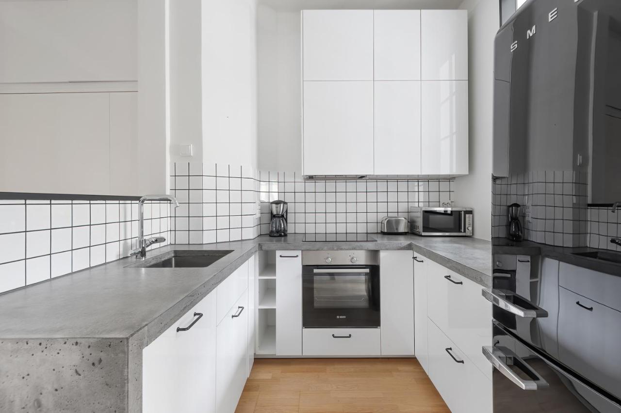 Wehost Fabulous 2Br In Prestigious Punavuori @Iso Roobertinkatu 26 Гельсінкі Екстер'єр фото